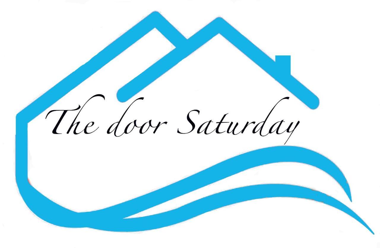 The Door Saturday * Neapel