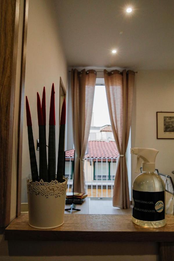 The Door Saturday Apartment Neapel